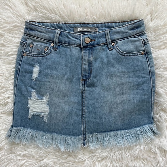 Tractr Frayed Blue Jean Wash Denim Mini Skirt with Rips Size Medium - Picture 2 of 13